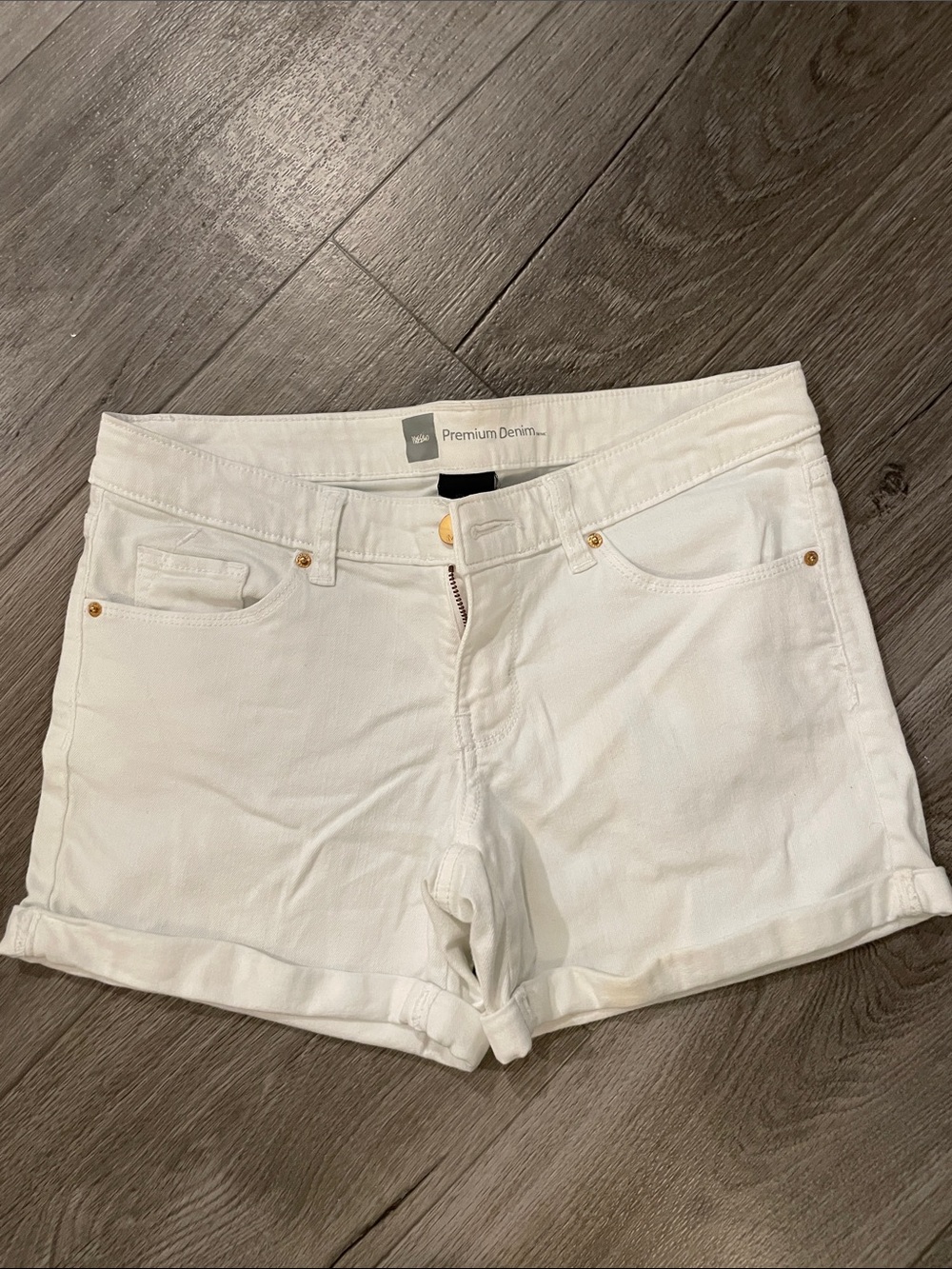Premium Denim Women's White Rolled-Hem Jean Shorts